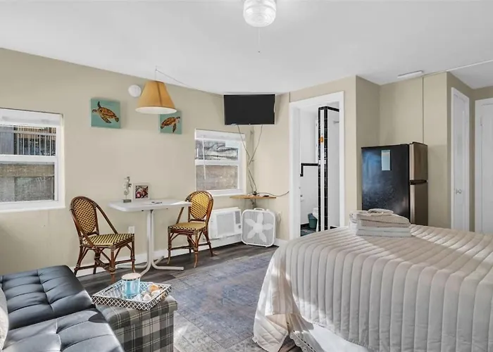 Apartment Sunlit Heated Pool Across From